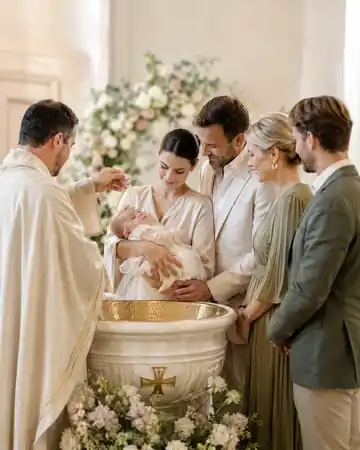 Ceremonie de botez cu familia